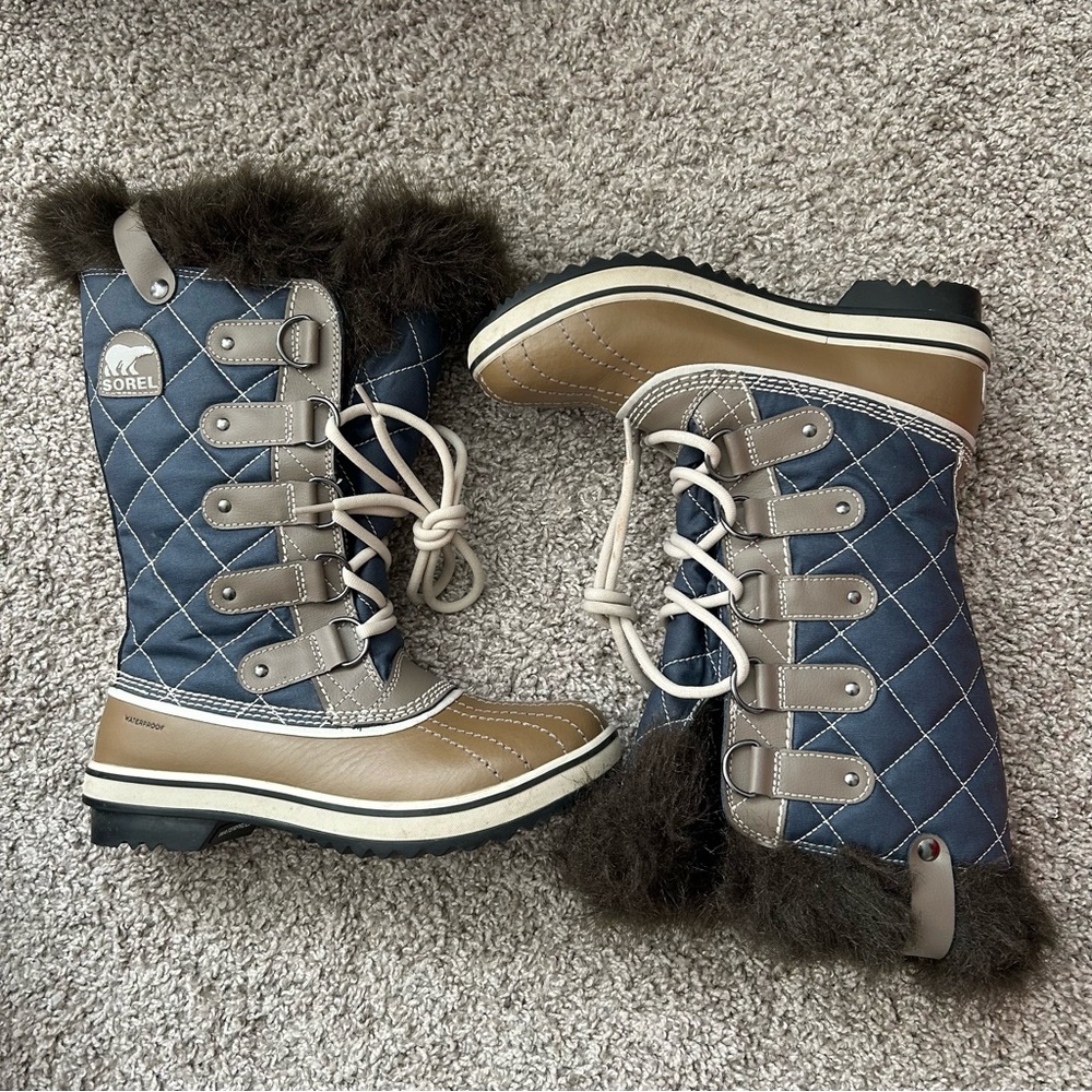 SOREL Joan Of Arctic Faux Fur waterproof Snow Boot